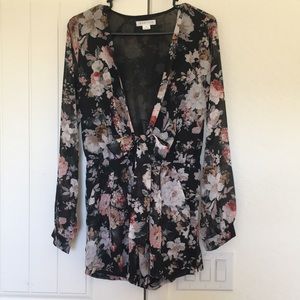 Romper Floral Long Sleeved